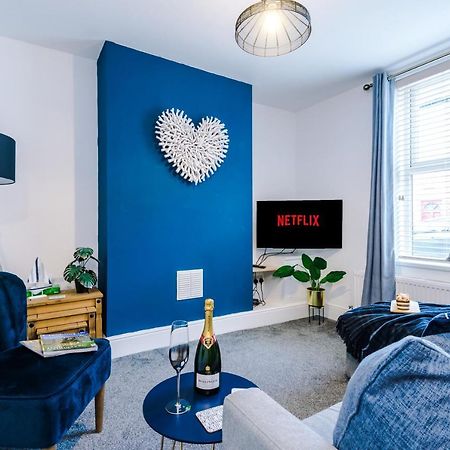Spacious 2-Bed City-Centre Cottage In Chester By 53 Degrees Property - Ideal For Groups & Couples - Sleeps 6 Экстерьер фото
