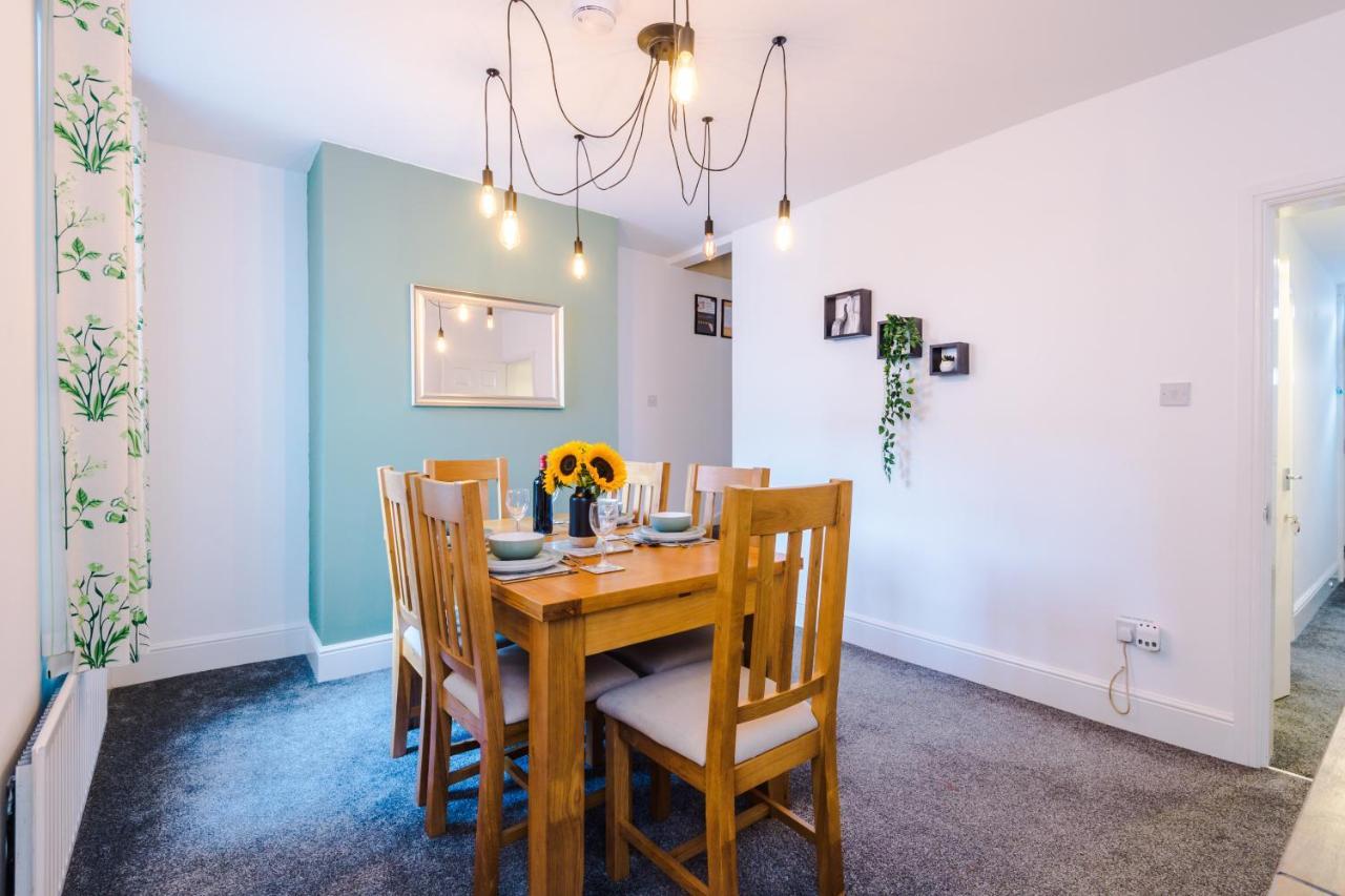 Spacious 2-Bed City-Centre Cottage In Chester By 53 Degrees Property - Ideal For Groups & Couples - Sleeps 6 Экстерьер фото