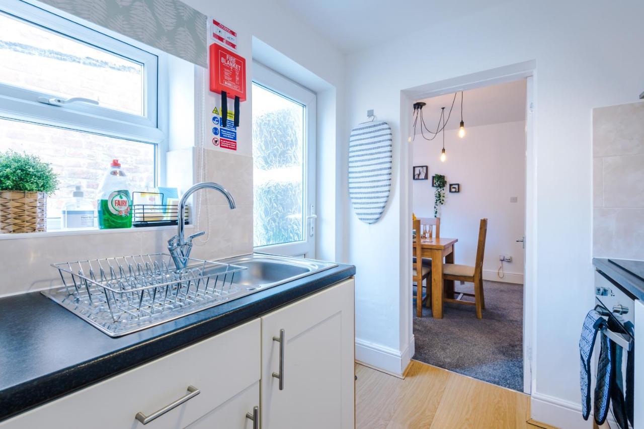 Spacious 2-Bed City-Centre Cottage In Chester By 53 Degrees Property - Ideal For Groups & Couples - Sleeps 6 Экстерьер фото