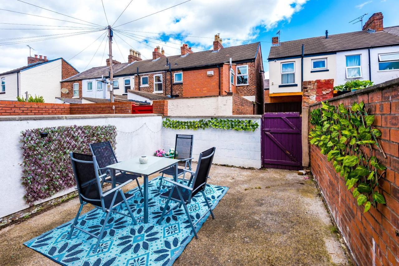 Spacious 2-Bed City-Centre Cottage In Chester By 53 Degrees Property - Ideal For Groups & Couples - Sleeps 6 Экстерьер фото